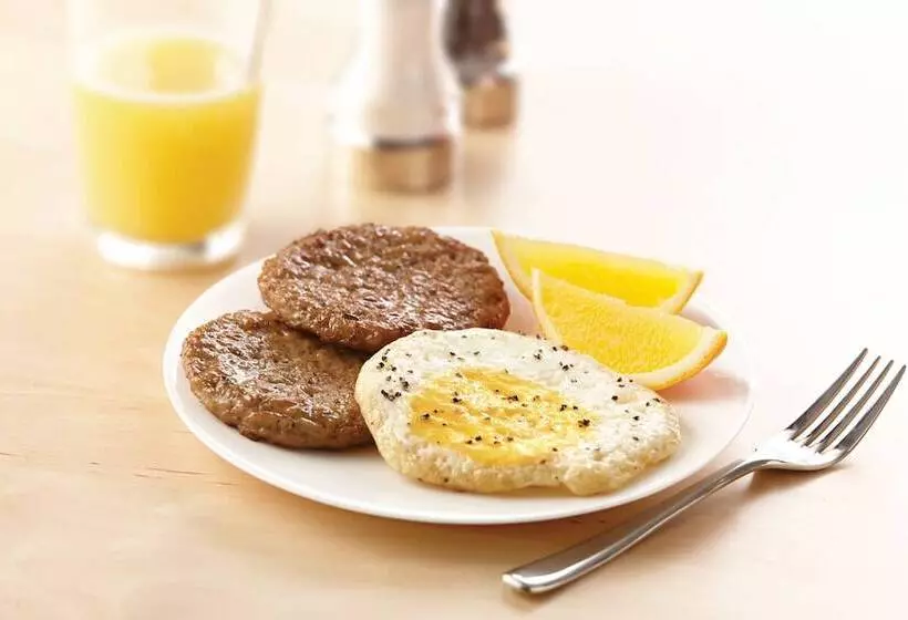 Отель Towneplace Suites Mobile