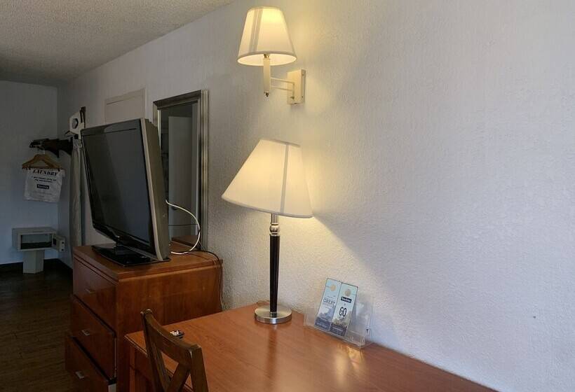 Отель Travelodge Suites By Wyndham Macclenny I 10