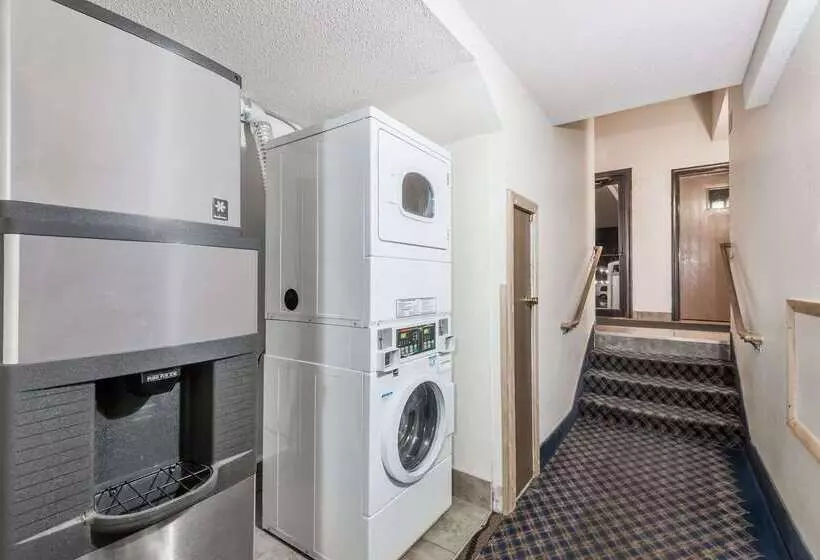 モーテル Super 8 By Wyndham Bedford