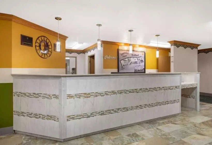 فندق على الطريق Super 8 By Wyndham Bedford