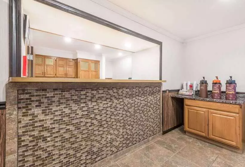 モーテル Super 8 By Wyndham Bedford