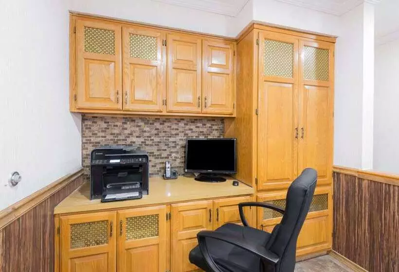 モーテル Super 8 By Wyndham Bedford