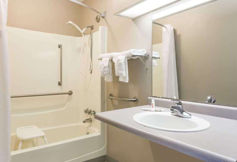 Motel Super 8 By Wyndham Commerce