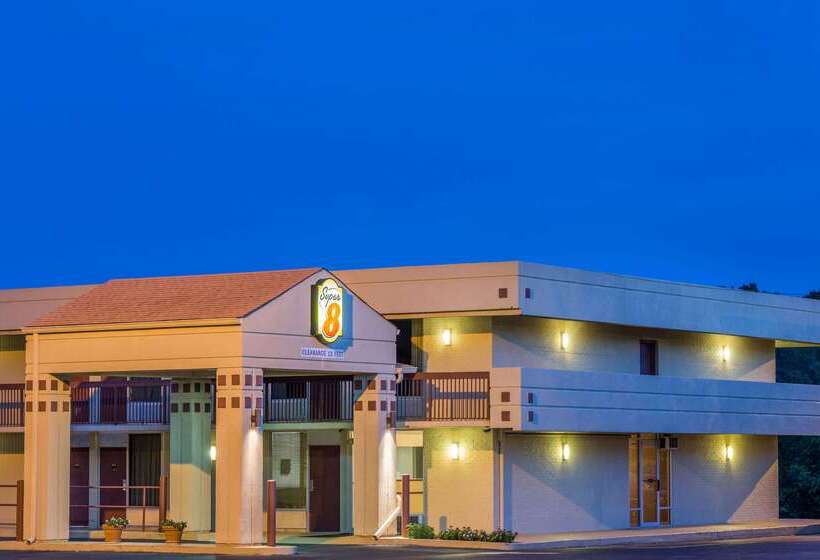 Motel Super 8 By Wyndham Commerce