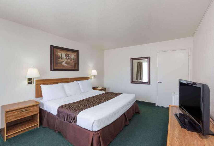 فندق على الطريق Super 8 By Wyndham Fort Bragg