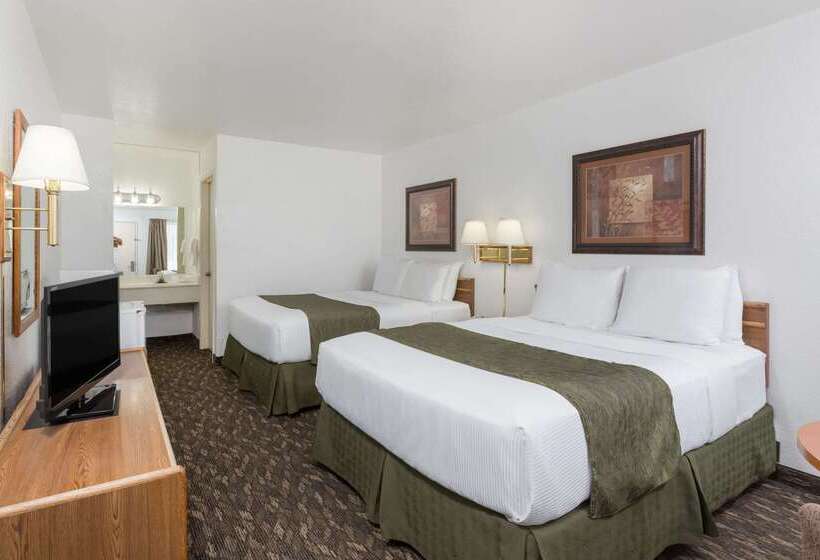 فندق على الطريق Super 8 By Wyndham Fort Bragg