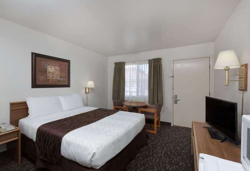 فندق على الطريق Super 8 By Wyndham Fort Bragg