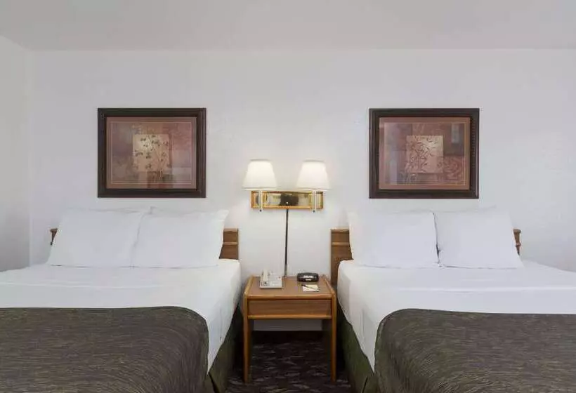 Мотель Super 8 By Wyndham Fort Bragg