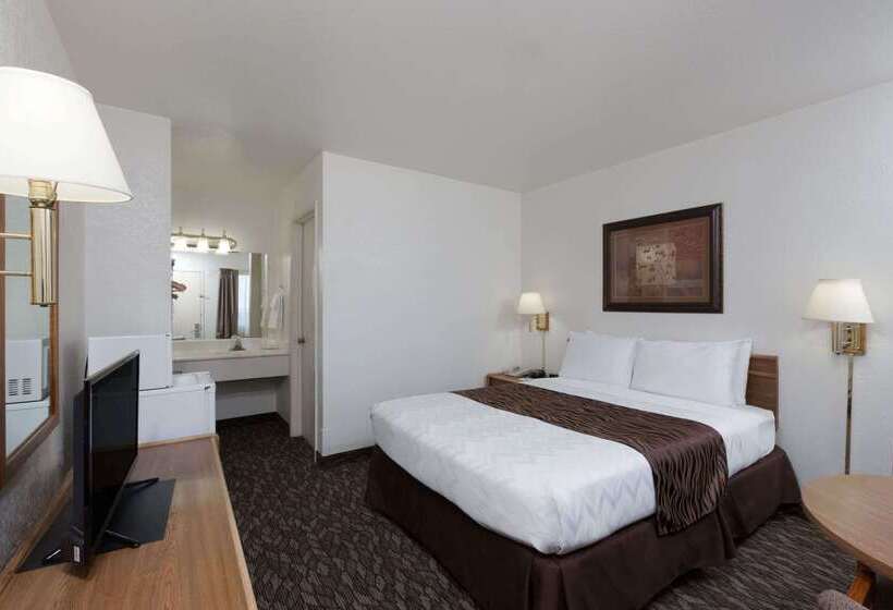 فندق على الطريق Super 8 By Wyndham Fort Bragg