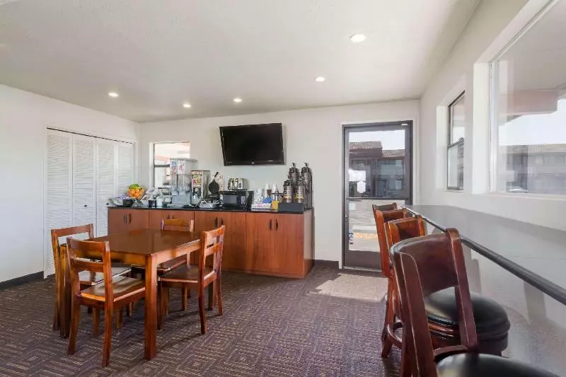 Мотель Super 8 By Wyndham Fort Bragg