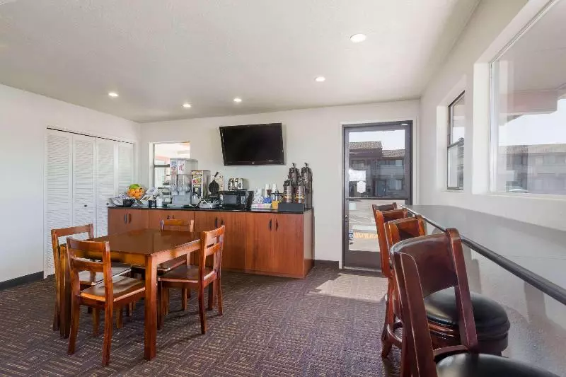 Мотель Super 8 By Wyndham Fort Bragg