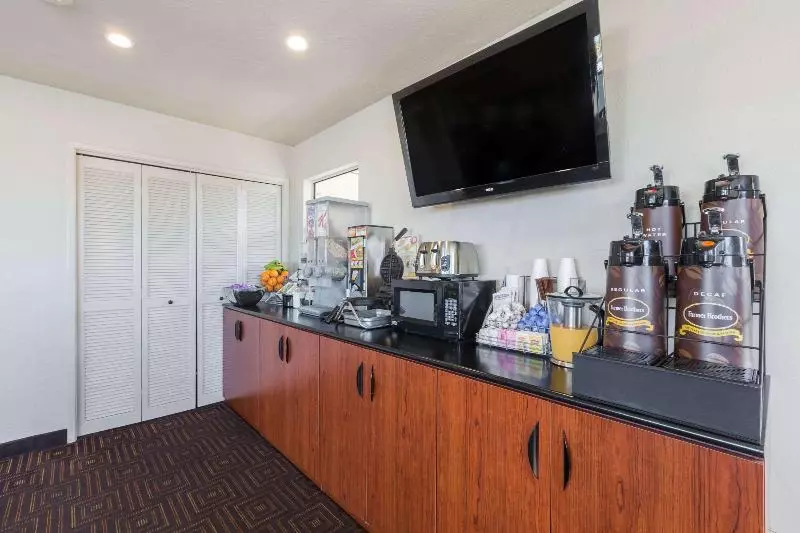 Мотель Super 8 By Wyndham Fort Bragg