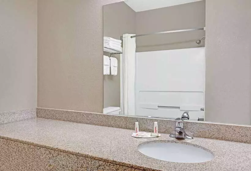 Motel Super 8 By Wyndham Hernando