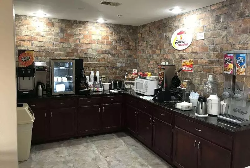 Motel Super 8 By Wyndham Hernando