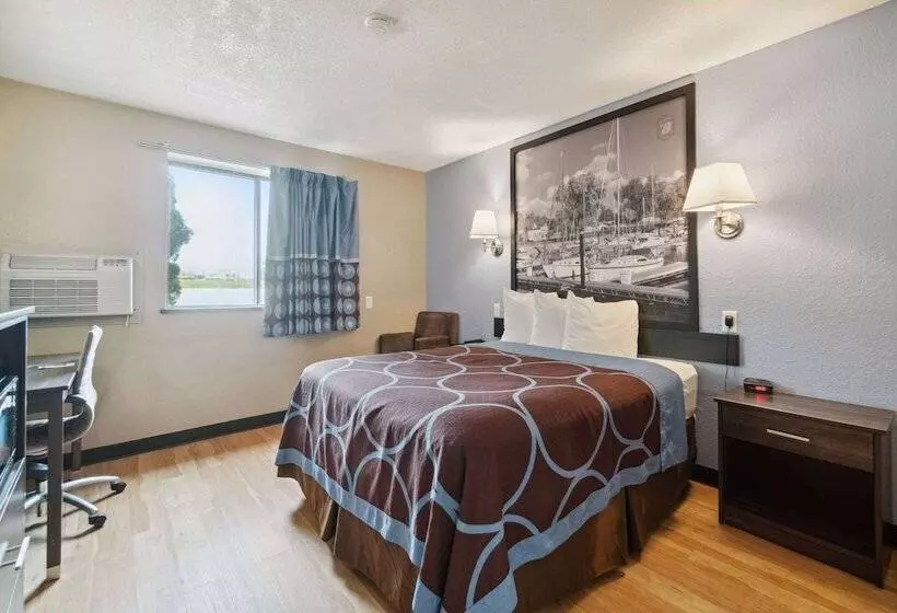 Мотель Super 8 By Wyndham Kenosha/pleasant Prairie