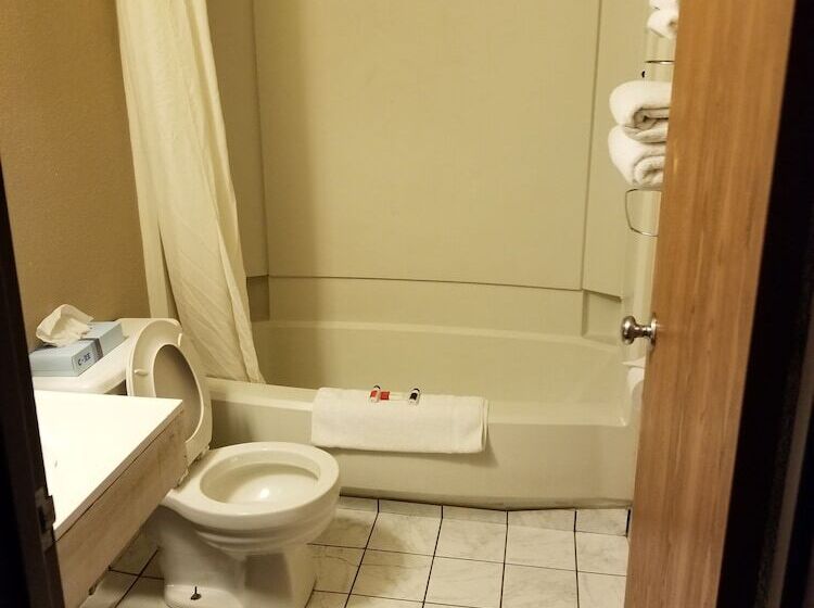 فندق على الطريق Super 8 By Wyndham Kenosha/pleasant Prairie