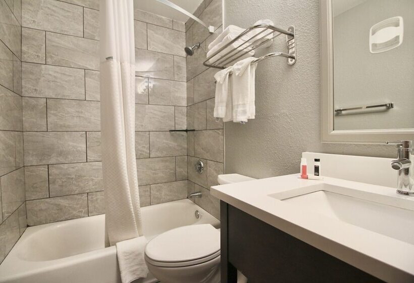 فندق على الطريق Super 8 By Wyndham Kenosha/pleasant Prairie