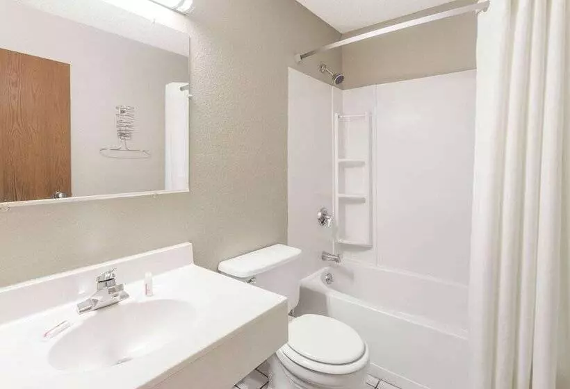 Мотель Super 8 By Wyndham Kenosha/pleasant Prairie