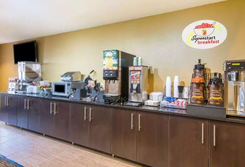 מוטל Super 8 By Wyndham Medina