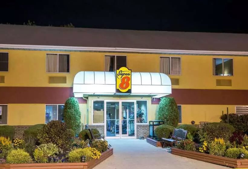 מוטל Super 8 By Wyndham Medina