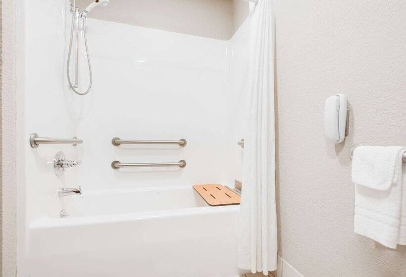 فندق على الطريق Super 8 By Wyndham Monett