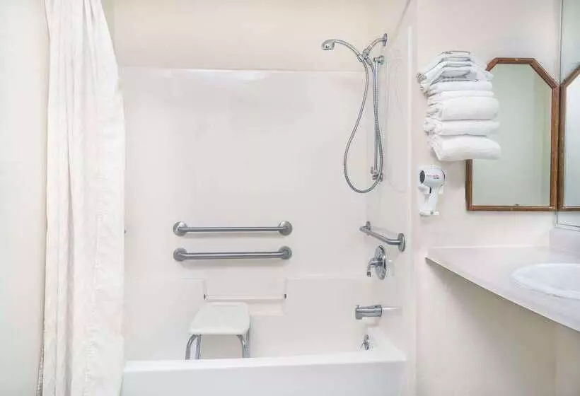 מוטל Super 8 By Wyndham Phillips