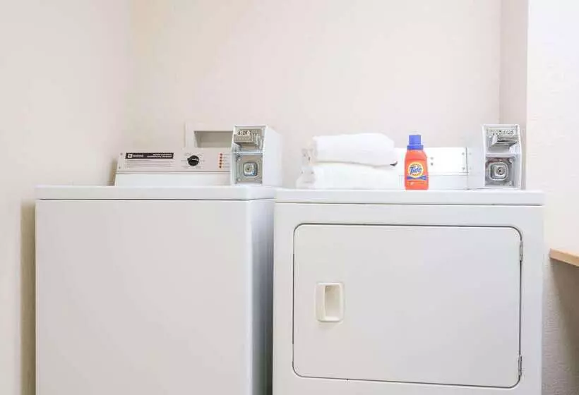 فندق على الطريق Super 8 By Wyndham Sheldon