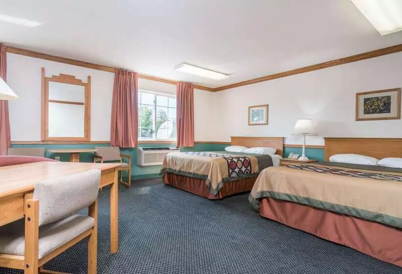 فندق على الطريق Super 8 By Wyndham Sheldon