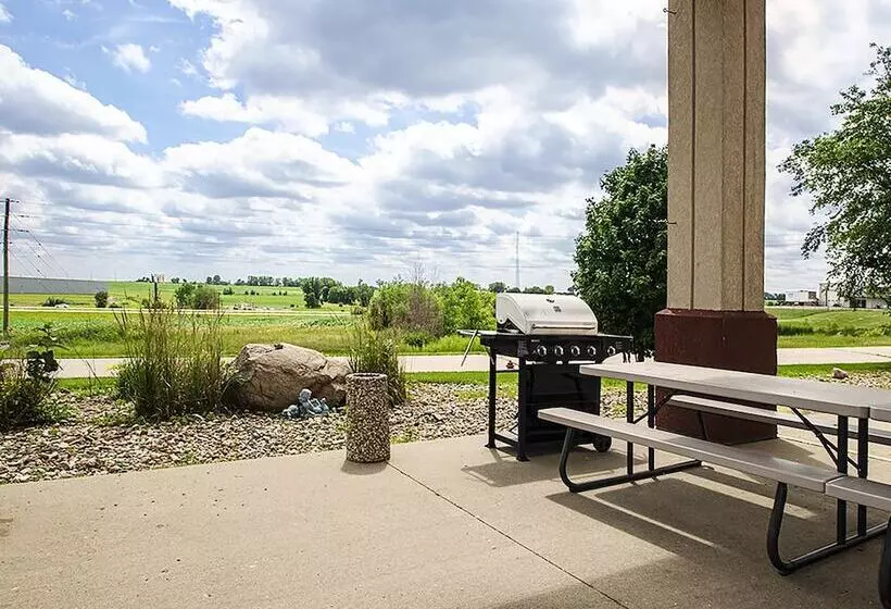 汽车旅馆  Urbana Inn & Suites