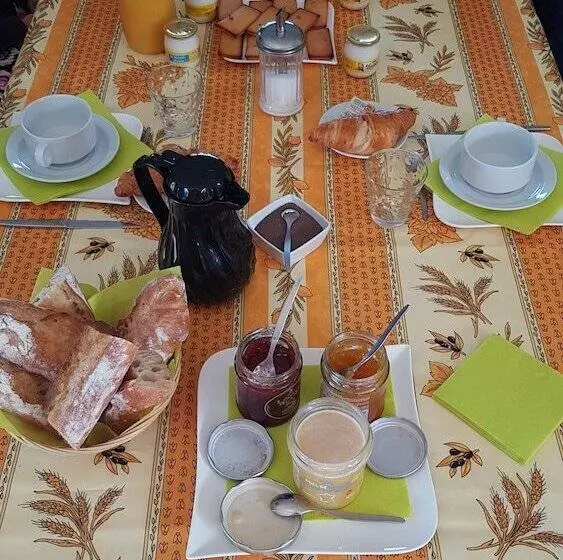 Aamiaismajoitus (B&B) Alolival