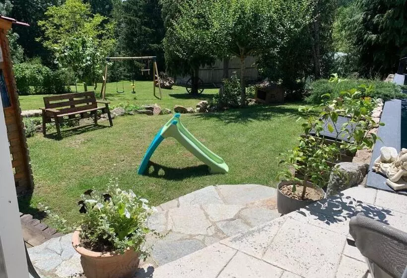 Aamiaismajoitus (B&B) Chambres D Hôtes Les Vergers De Louise