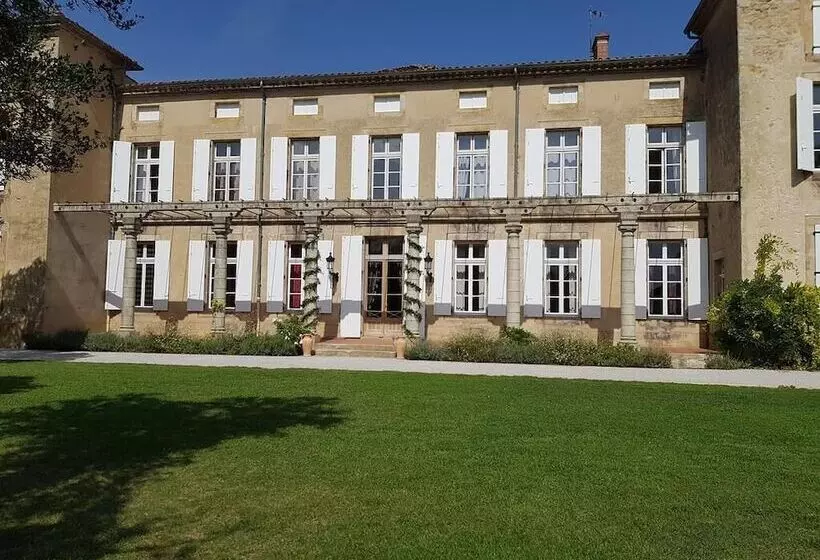 تختخواب و صبحانه Château De L Hers
