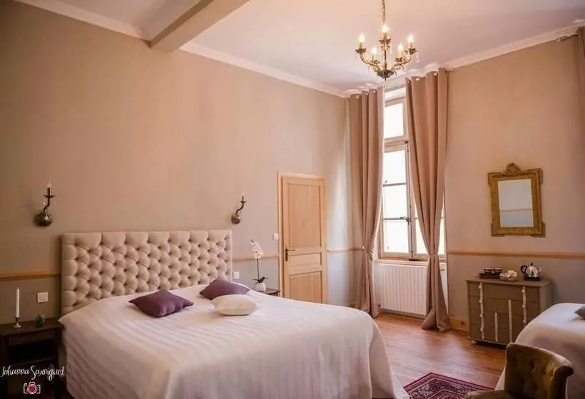 تختخواب و صبحانه Château De L Hers