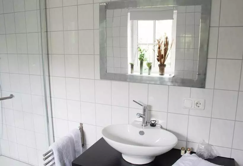 Hostelli Landhotel Rangau Gasthof & Brennerei