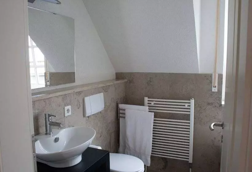 Hostelli Landhotel Rangau Gasthof & Brennerei