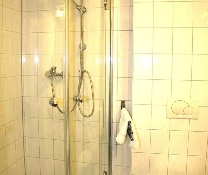 Hostelli Landhotel Rangau Gasthof & Brennerei