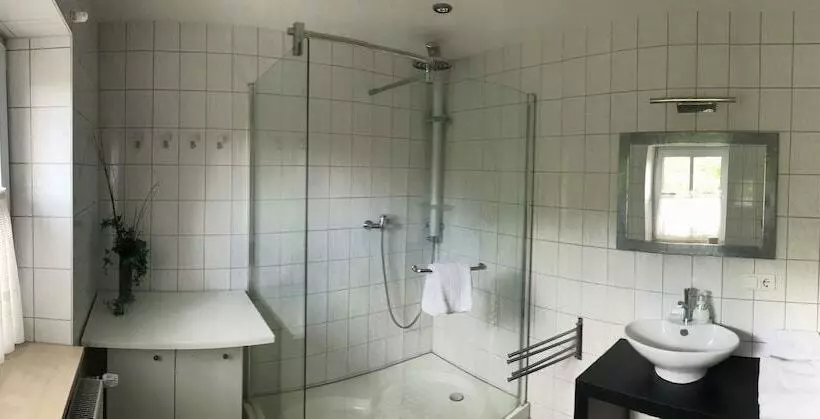 Hostelli Landhotel Rangau Gasthof & Brennerei