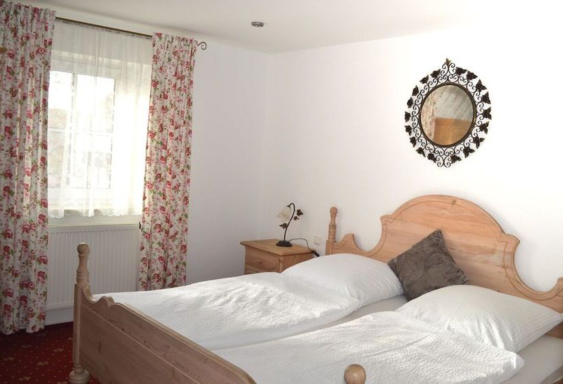 Hostel Landhotel Rangau Gasthof & Brennerei