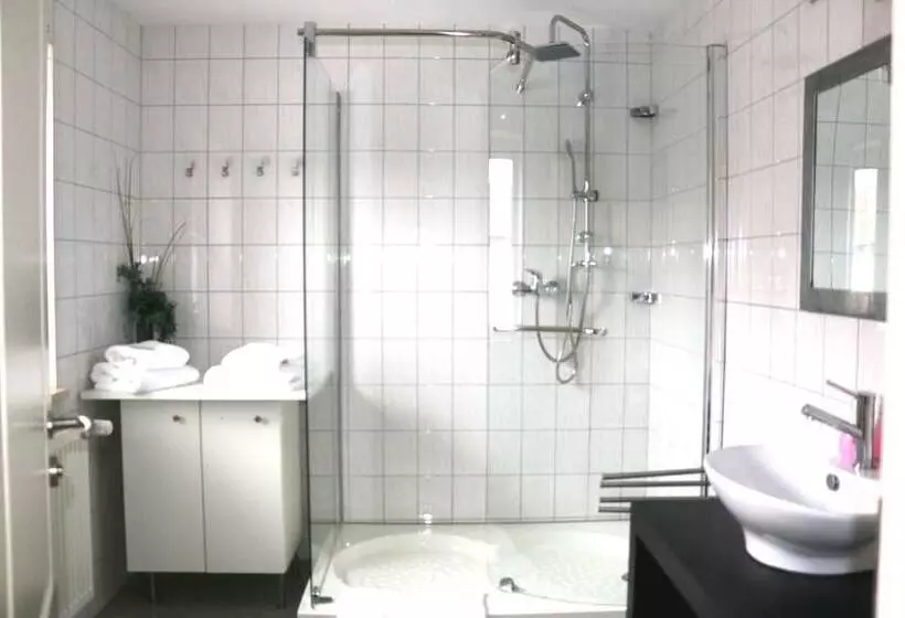 Hostelli Landhotel Rangau Gasthof & Brennerei