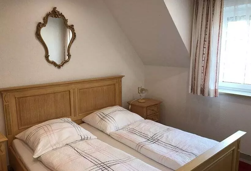 Hostelli Landhotel Rangau Gasthof & Brennerei