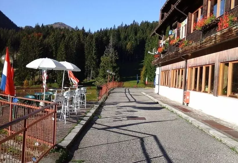 Hostelli Pradibosco Agrituristico