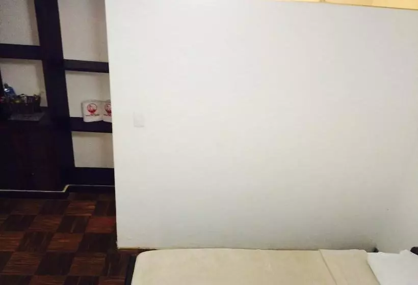 Hotelli Brisas Del Calima Lago Calima