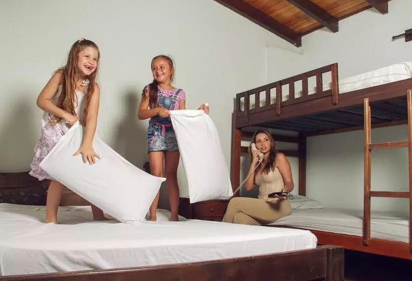 Hotelli Brisas Del Calima Lago Calima