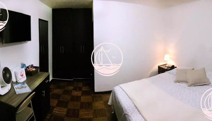 Hotelli Brisas Del Calima Lago Calima