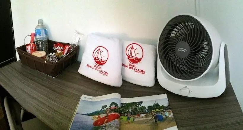 Hotelli Brisas Del Calima Lago Calima