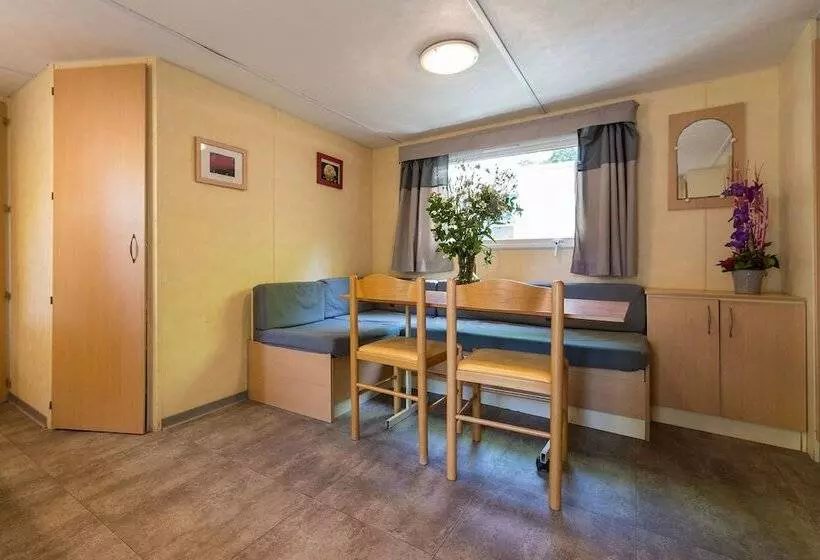 Hotelli Camping De La Muse