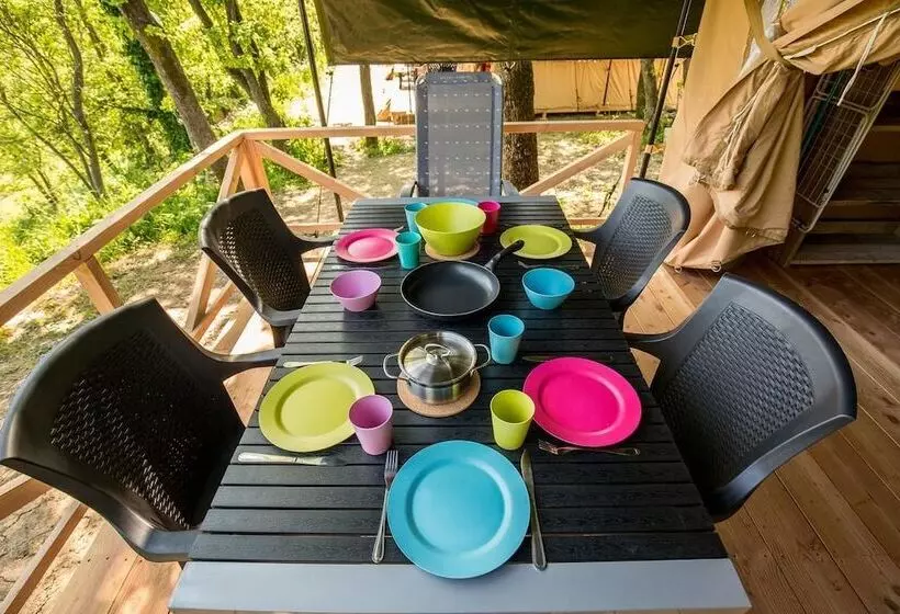 Hotelli Camping Le Rotja