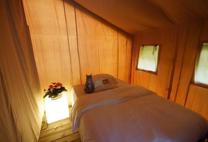 Hotelli Camping Le Rotja