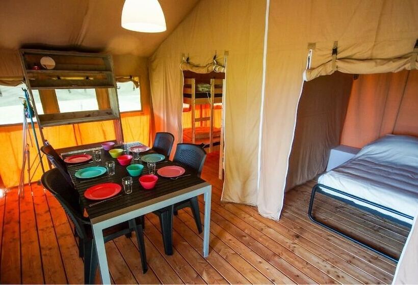 בית מלון כפרי Camping Le Rotja