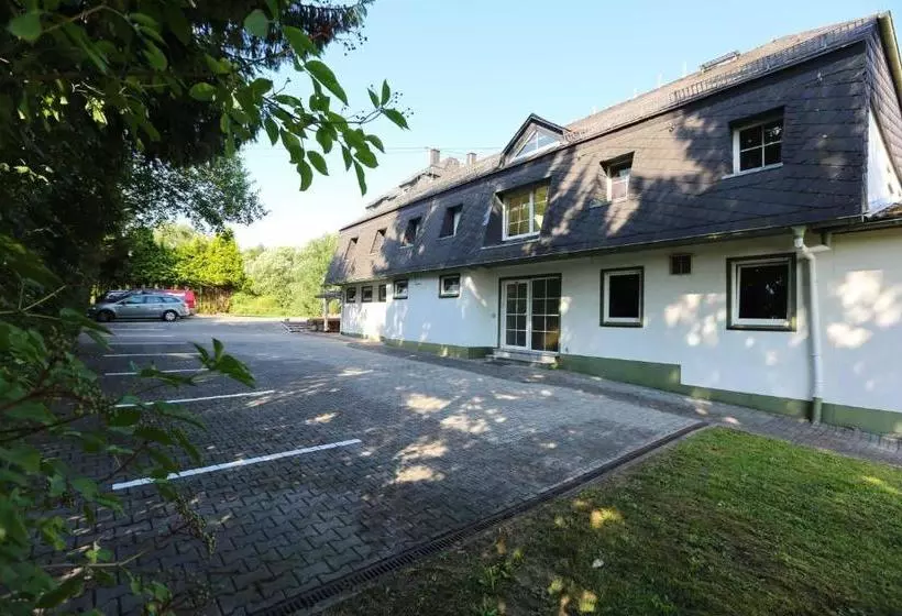 Hotelli Corner S Inn  Pension Gästehaus Hostel